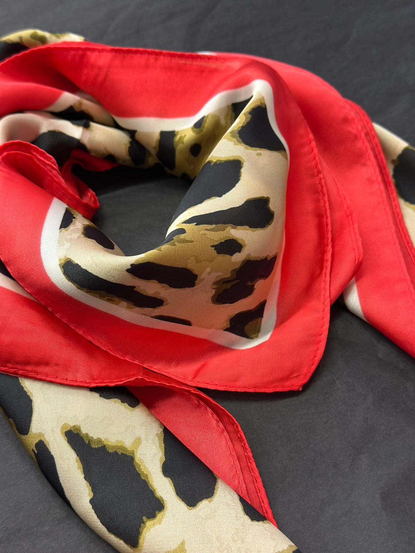 Foulard léopard corail