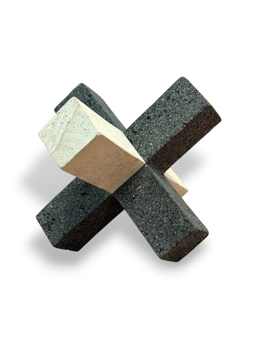 Croix en pierre bicolore